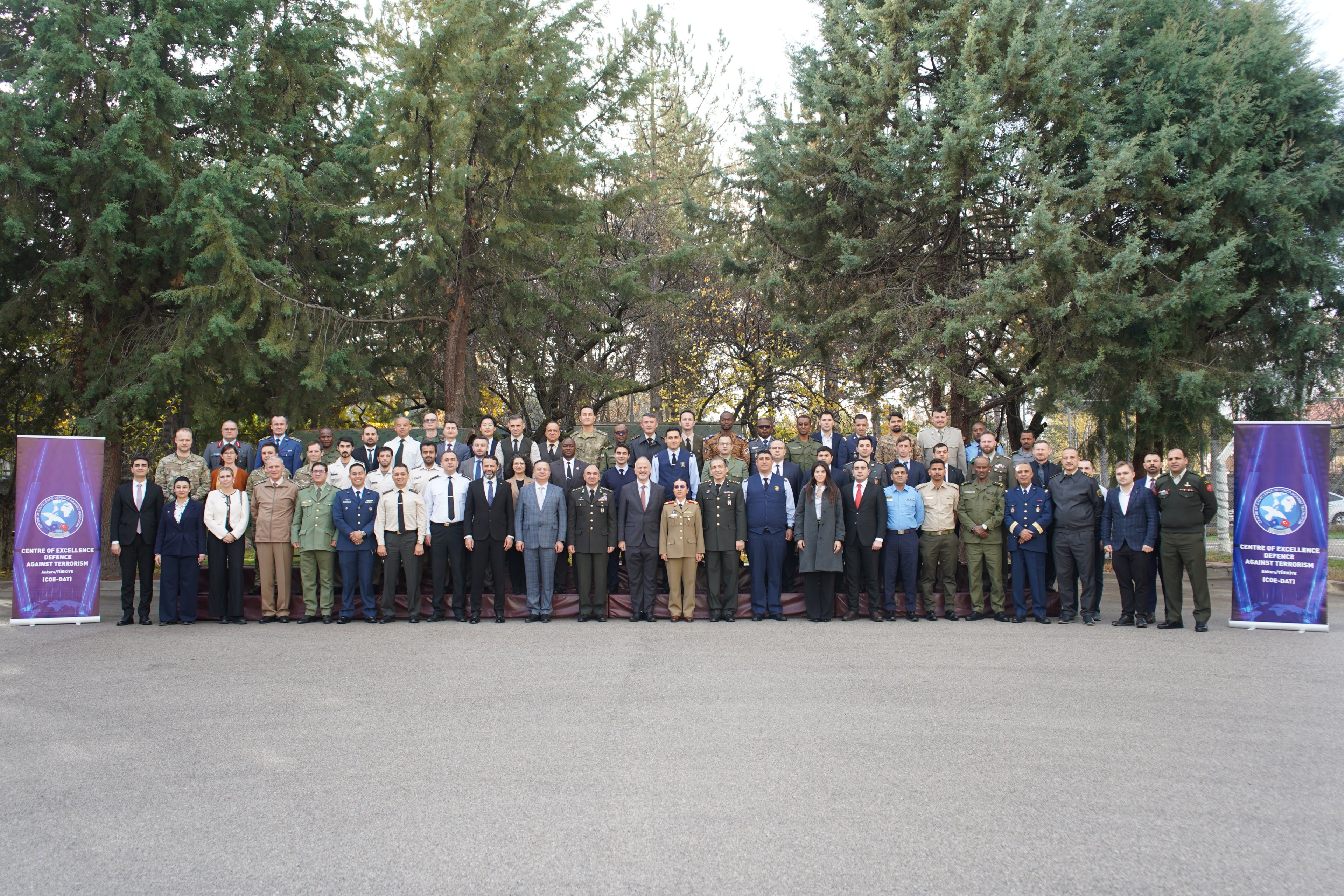 Genel Çerçevede Teröristlerin Siber Alanı Kullanımı Kursu 24-28 Kasım 2025 tarihleri arasında icra edilmiştir. Kursa, 5 ülkeden 11 eğitmen ve 28 ülkeden 67 öğrenci olmak üzere toplam 78 kişi katılmıştır.